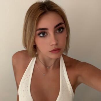 Babysitter in Fréjus: Lena