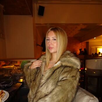 Babysitter in Nogent-sur-Marne: T