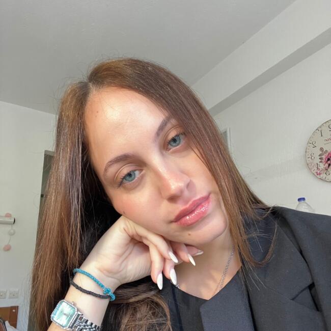 Babysitter στην περιοχή Ιωάννινα: Νικολέτα