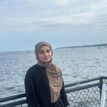 Babysitter in Crofton: Haneen