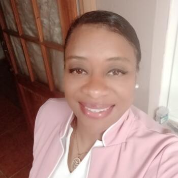 Babysitter Panama City: Betzaida