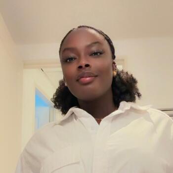 Babysitter in Lons-le-Saunier: Ndeye diouf