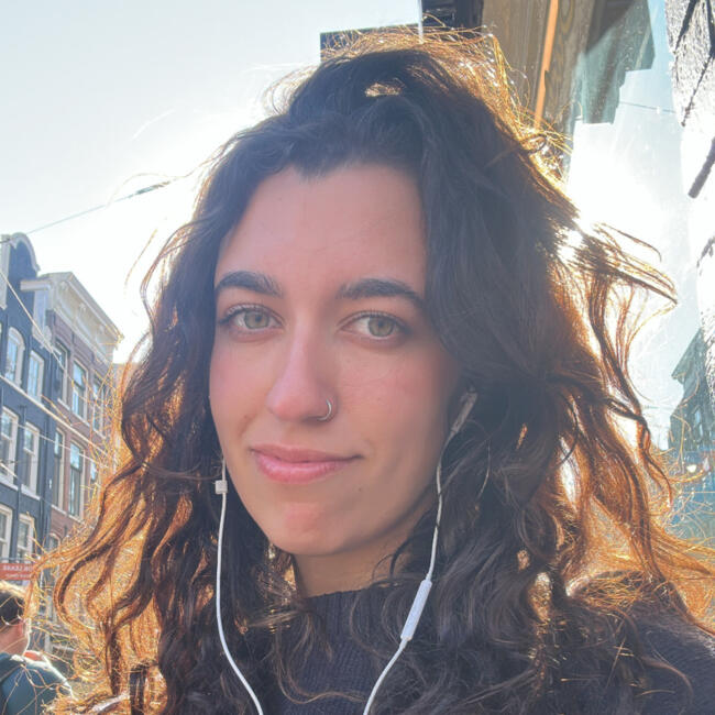 Babysitter in Amsterdam: Ana Dara
