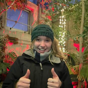 Baby-sitter in Nanaimo: Avalin