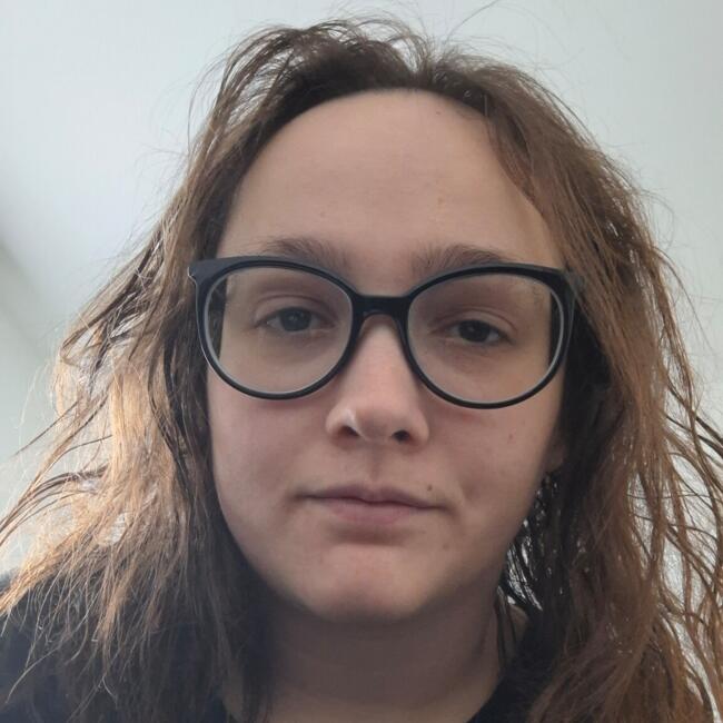 Babysitter in Hénin-Beaumont: Nina