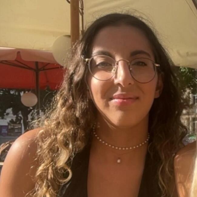 Babysitter in Épinal: Lena