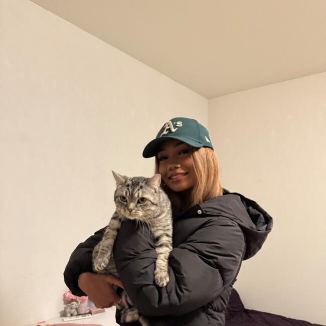 Babysitter in Thalwil: Ryonna