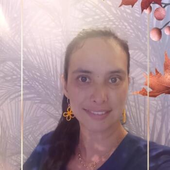 Babysitter in Caracas: Angely