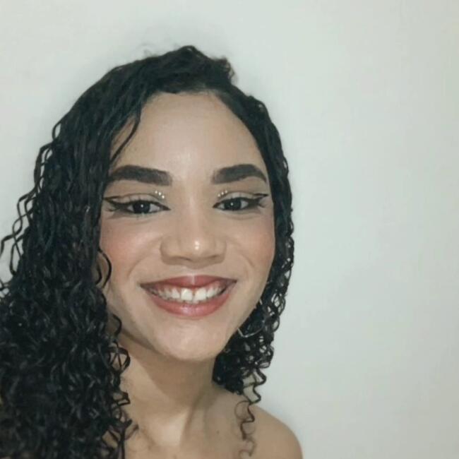 Babysitter in Niterói: Evelyn