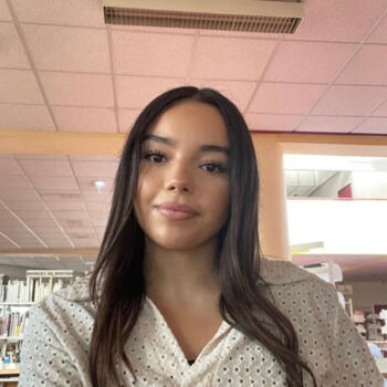 Babysitter in Mont-de-Marsan: Lea