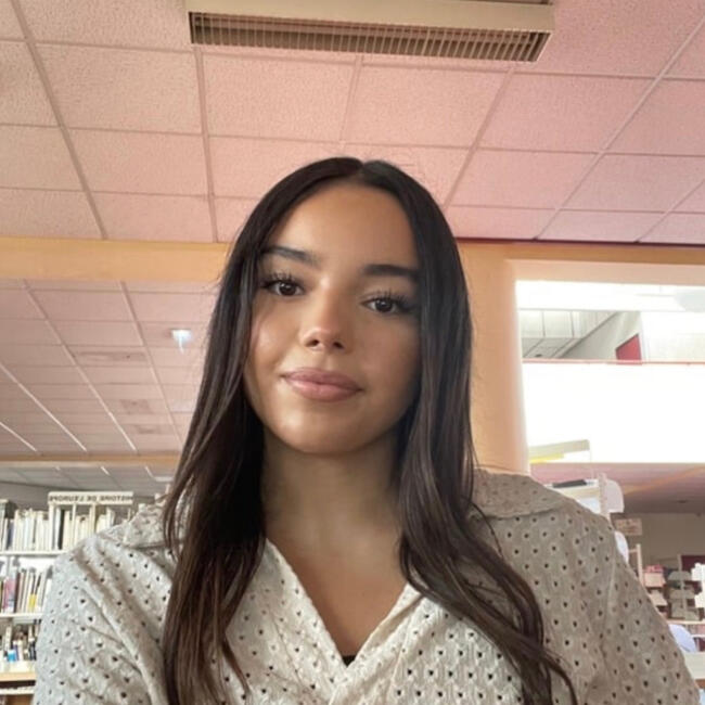 Babysitter in Mont-de-Marsan: Lea