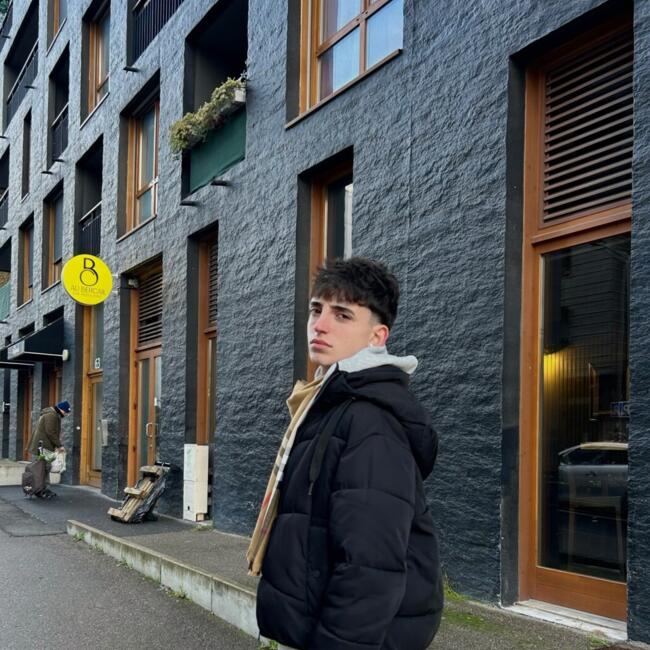 Niñera en Castelldefels: Hugo