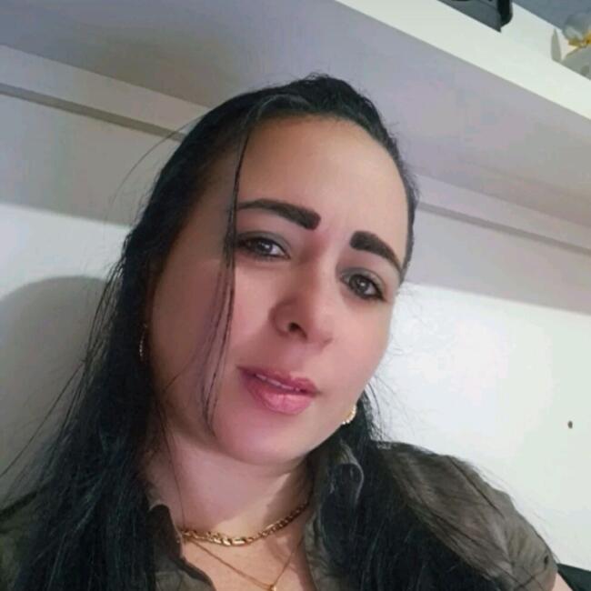 Babysitter in Curitiba: Yunieska