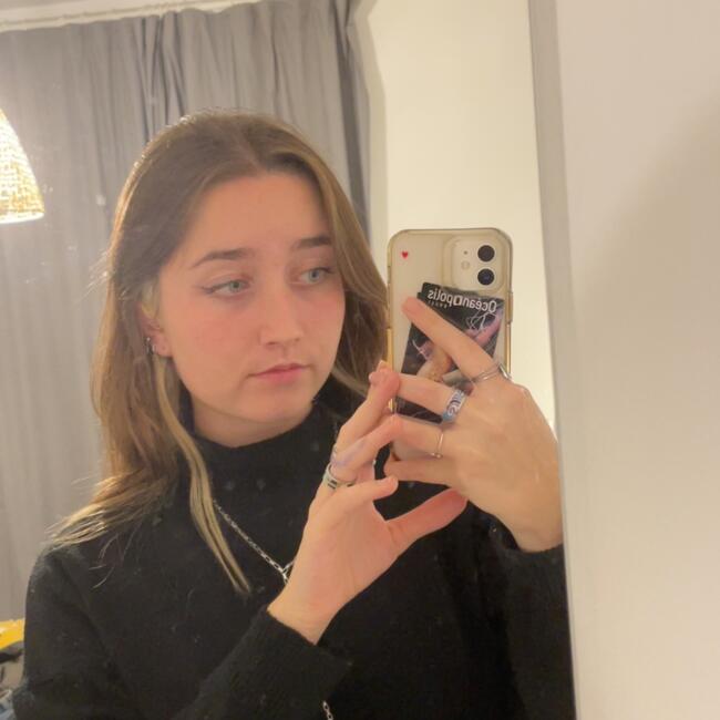 Babysitter in Brest: Coralie