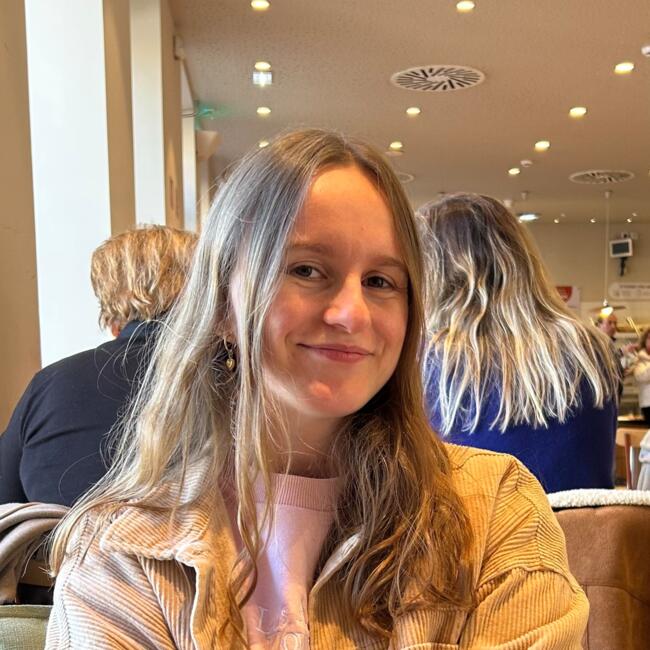 Babysitter in Palmela: Melinda