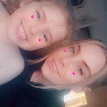 Babysitting job Yeppoon: babysitting job Kirra