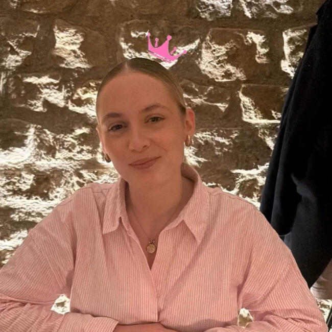 Babysitter in Cosnes: Pauline