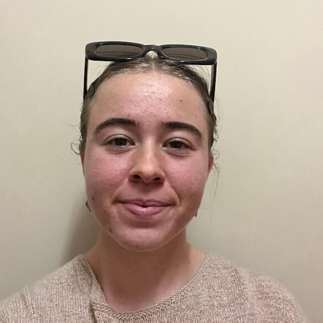 Babysitter in Central Coast: Abigail