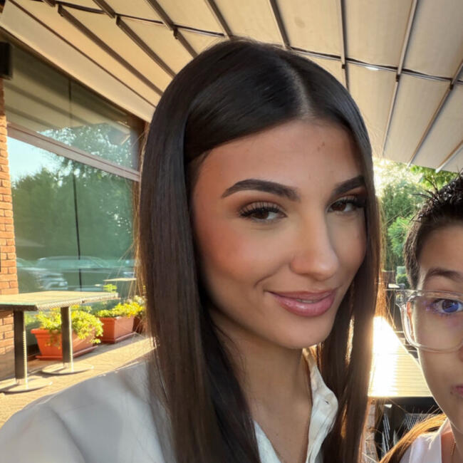 Babysitter a Monza: Helen