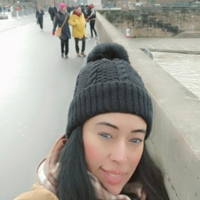 Nanny in Paris: Hanan