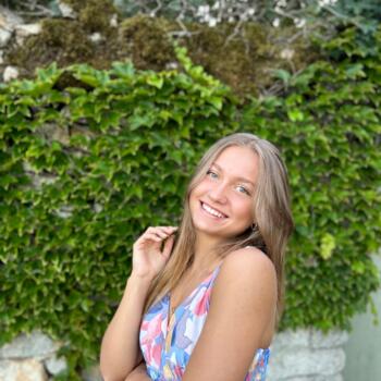 Babysitter in Saint-Loup-Géanges: Réva