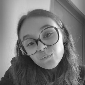Babysitter in Saint-Denis-le-Vêtu: Manon
