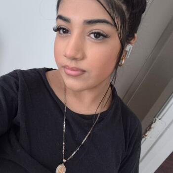 Babysitter in Grande Prairie: Elvia
