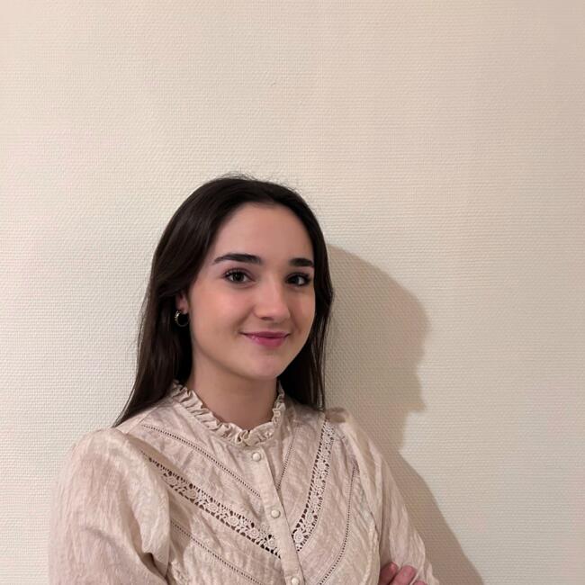 Babysitter in Angers: Helena