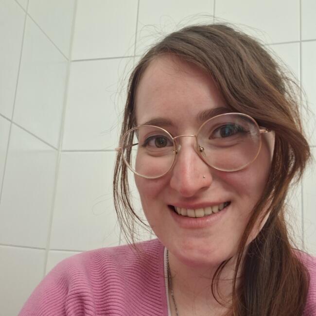 Babysitter in Martigny-Ville: Faustine