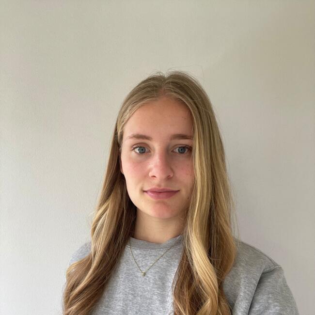 Babysitter in Plan-les-Ouates: Stella