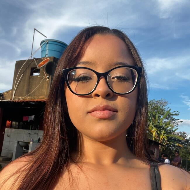Babá em Águas Lindas de Goiás: Larissa