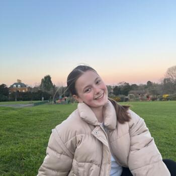 Babysitter in Northampton: Summer