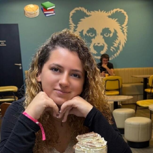 Babysitter in Les Martres-de-Veyre: Lou-Anne