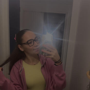 Babysitter in Bellengreville: Inaya