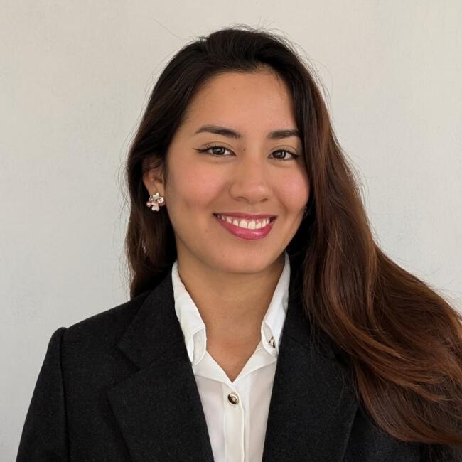 Babysitter in Pézenas: Candy