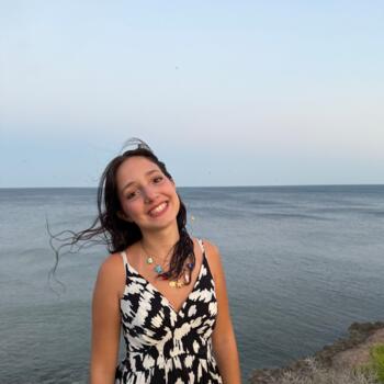 Babysitter in Noailles (Nouvelle-Aquitaine): Emilie