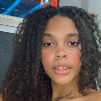 Babysitter in São João de Meriti: Letícia
