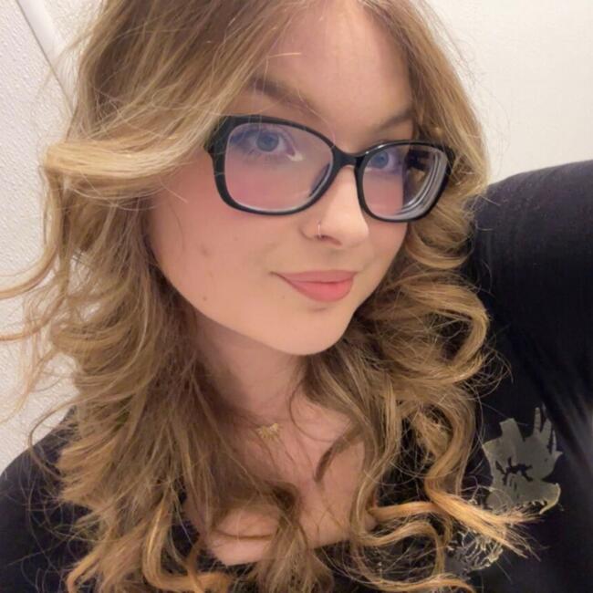 Babysitter in Massy: Leonie