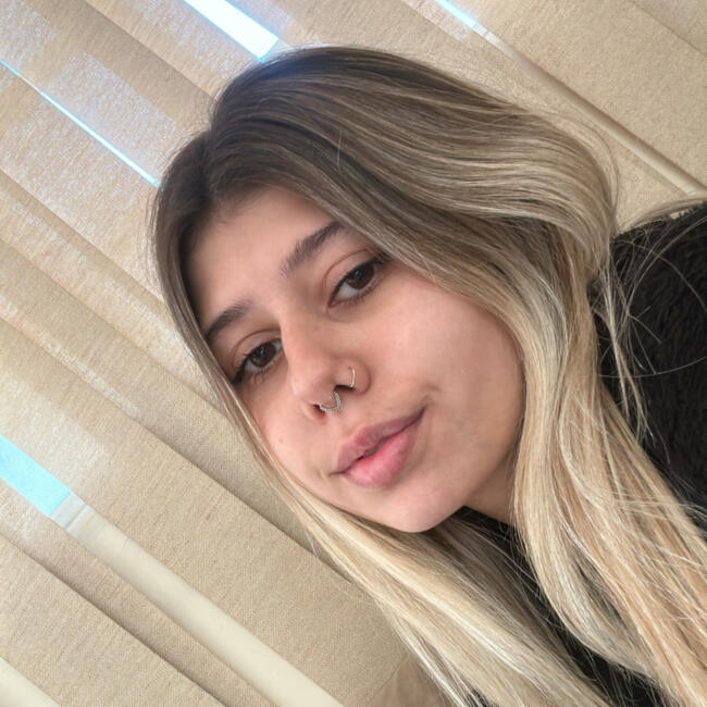 Babysitter in Mirassol (São Paulo): Julia