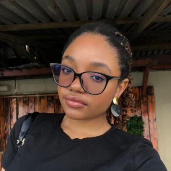 Babysitter in Lisbon: Aaliyah