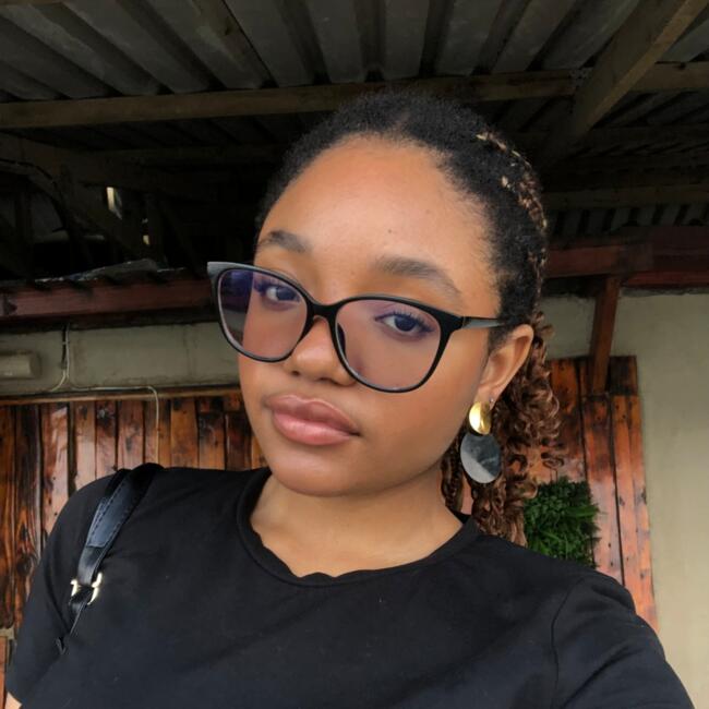 Babysitter in Lisbon: Aaliyah