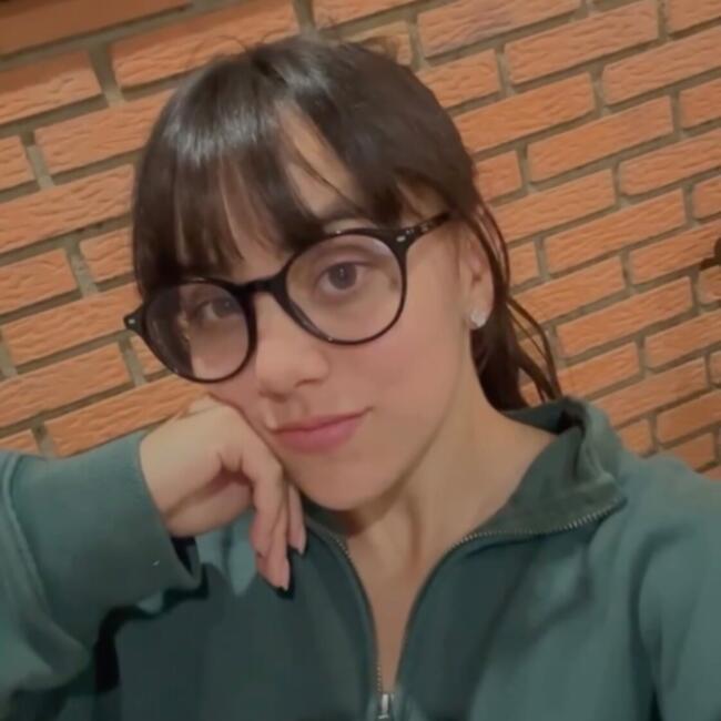 Babysitter in Cartago: Daniela
