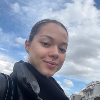 Babysitter στην περιοχή Γλυκά Νερά: Myrsini