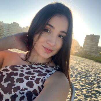 Babysitting job in Paranaguá: babysitting job Thaisa