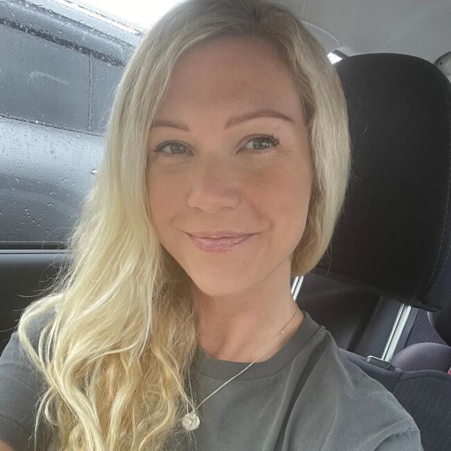 Babysitter in Central Coast: Carly