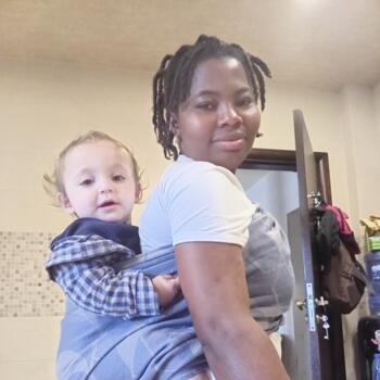 مربية أطفال في الدوحة: Khadijatu