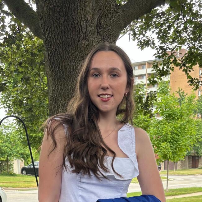 Babysitter in Kitchener: Madison