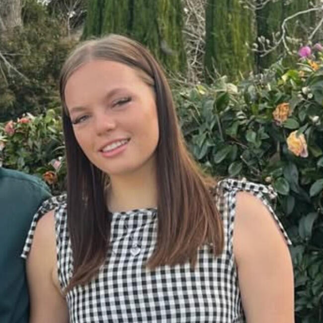 Babysitter in Otaua: Samantha