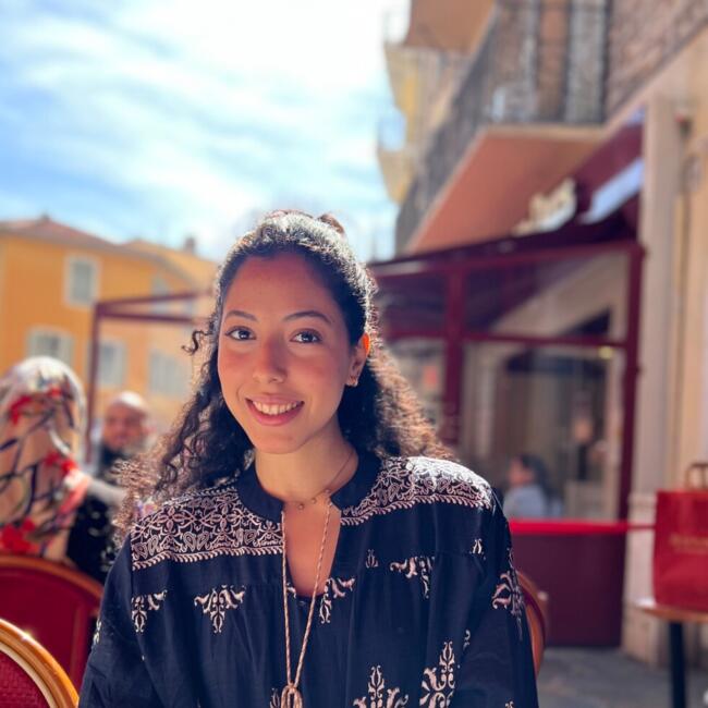 Babysitter in Sainte-Maxime: Assala