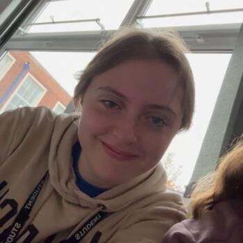 Babysitter in Leicester: Freya